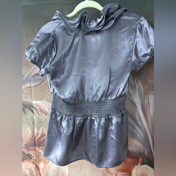 Lavender Amy Byer Top with Ruffled neckline detailing Size M - Picture 2 of 5